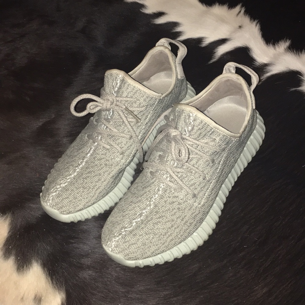 100% AUTHENTIC YEEZYS FOR SALE